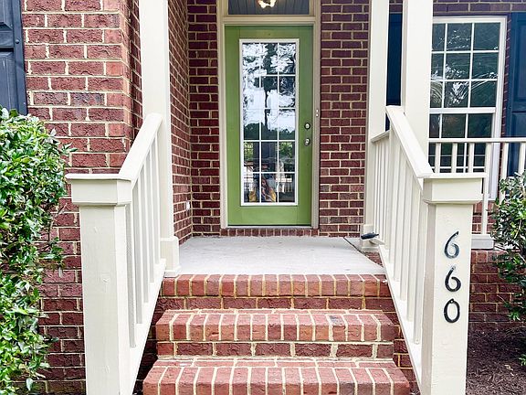 3rd image of 660 Washington Dr