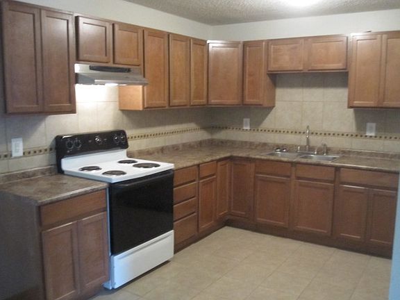 5th image of 907 Willow Dr