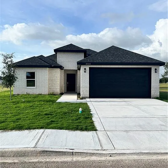 3125 Fairway Dr — Photo 1