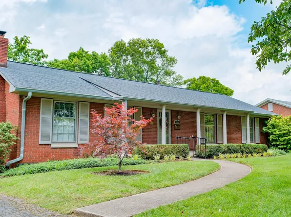 544 Meadow Ln, Versailles, KY 40383