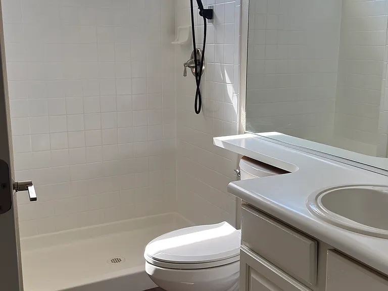 7660 Amberly Dr — Photo 12