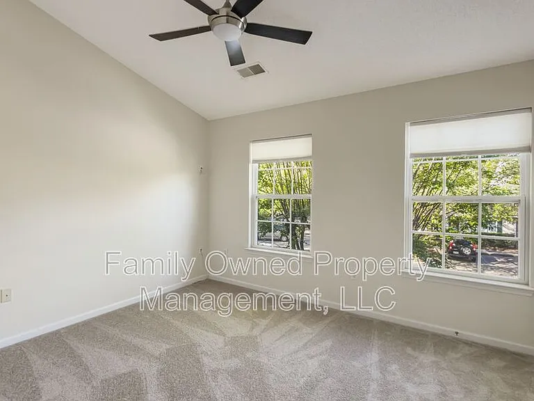 502 Tree Branch Cir — Photo 23