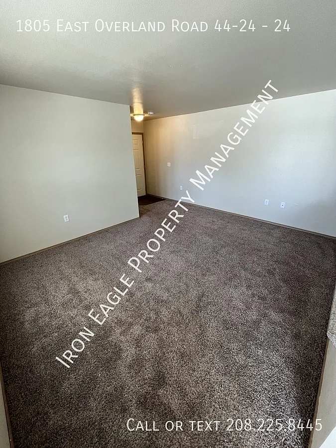 1805 E Overland Rd — Photo 2