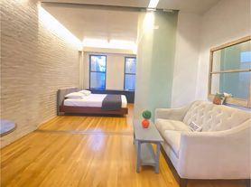 110 Thompson St, New York, NY