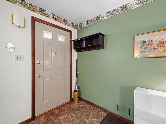 5th image of 1615 Jefferson St