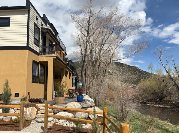 205 Two Rivers Rd #D