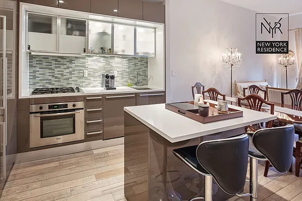 Sold by New York Residence | media 4