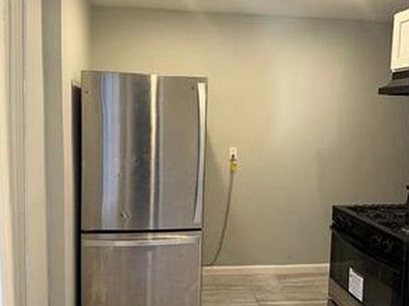 2nd image of 1149 Mary St #1A