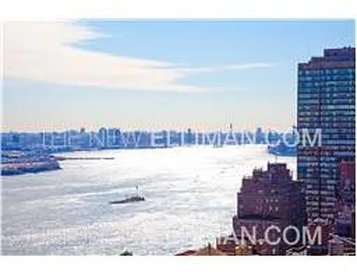 Rented by Douglas Elliman | media 24