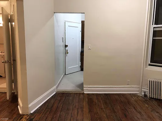 Rented by Corcoran | media 23