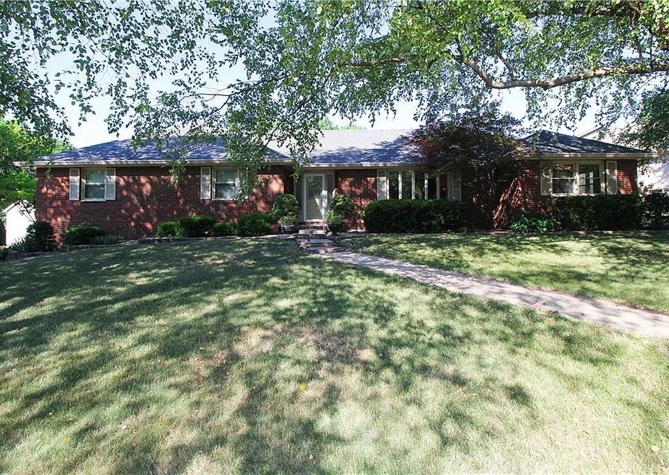 1st image of 66 Eastwood Dr