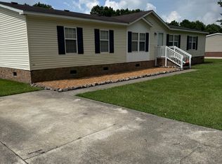 869 Horseshoe Rd, Elizabeth City, NC 27909