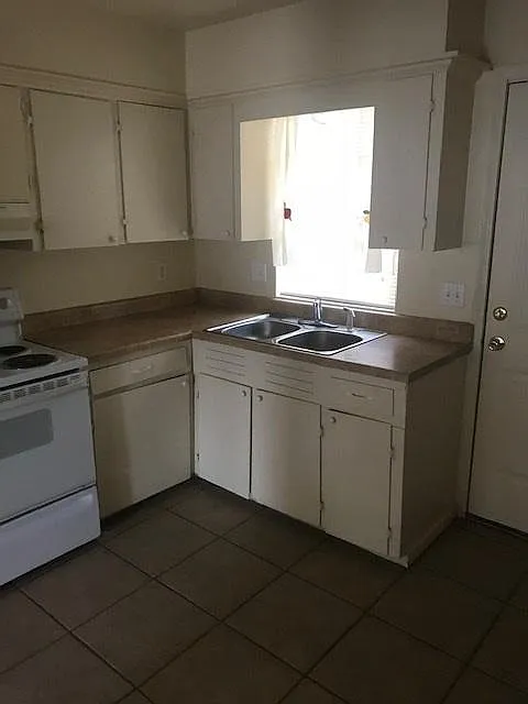 2 bed, 800 sqft, $650 — Photo 3