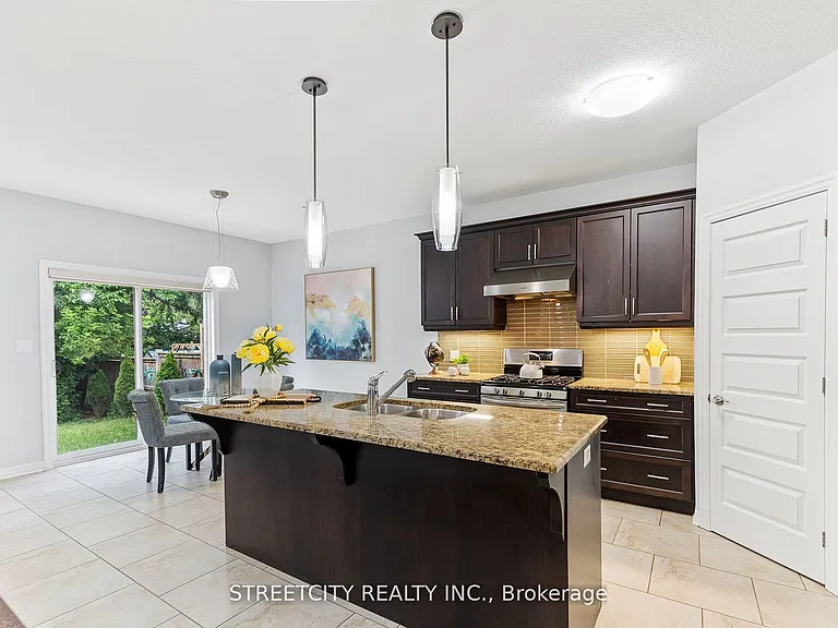 1271 Howlett Cir — Photo 13