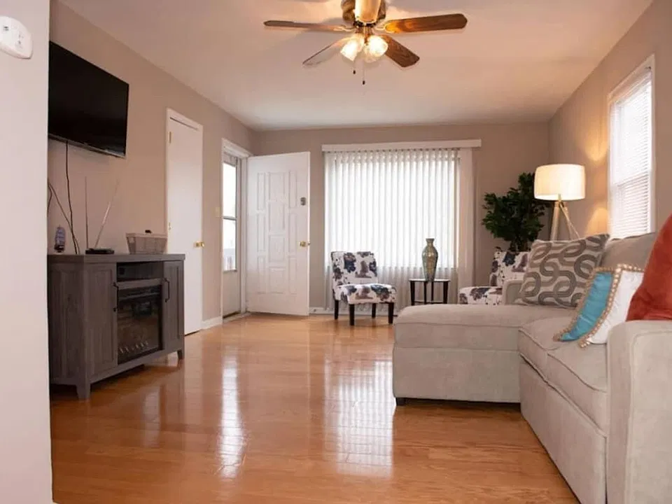 612 Woodfin Rd #ID1696863P