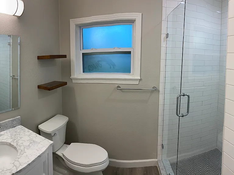 Master bathroom - en suite