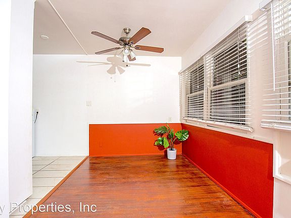 3rd image of 4014 Perlita Ave