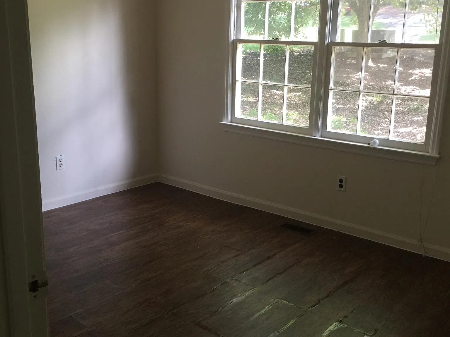 4 bed, 1.5 bath, 1201 sqft, $1,550 — Photo 4