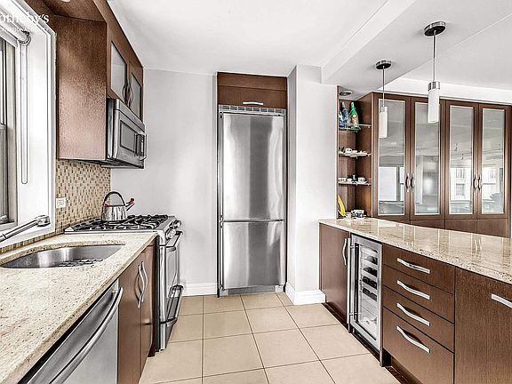 5th image of 55 E End Ave #12HJ