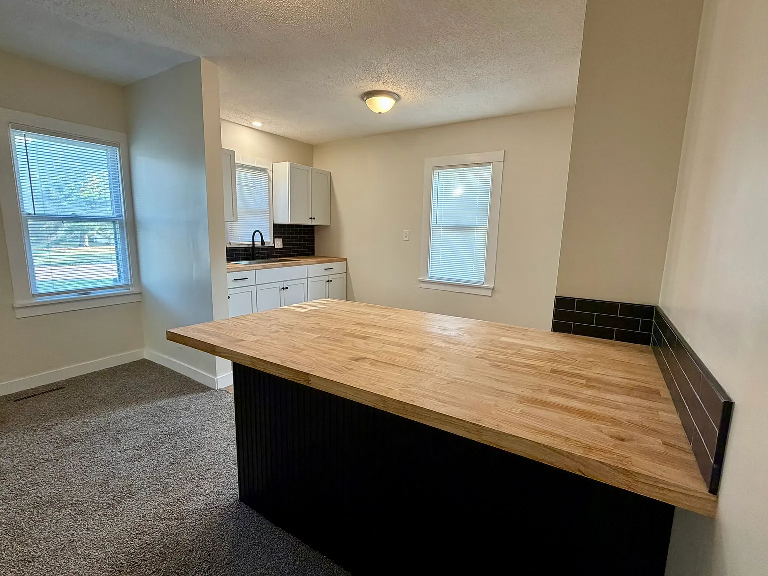 3 bed, 1096 sqft, $975 — Photo 3