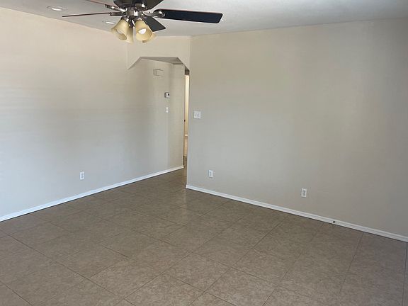 5th image of 426 E Melrose Dr