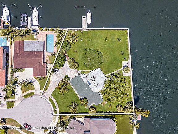 4th image of 745 Waterway Dr