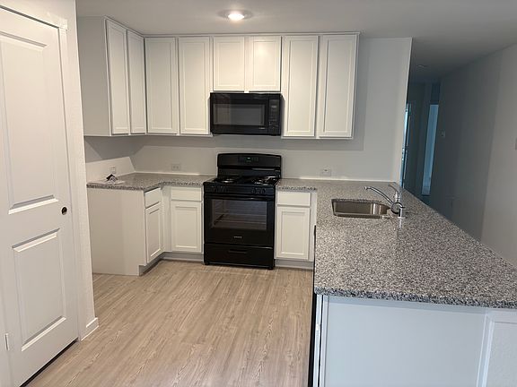 5th image of 4036 Equestrian Dr