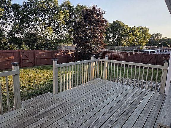 3rd image of 638 Angelica Ln