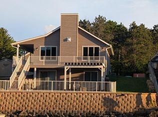 40614 Ryans Bay Rd, Zumbro Falls, MN 55991