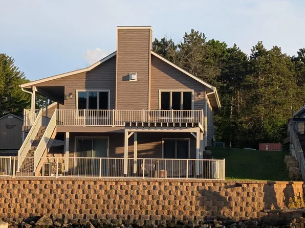 40614 Ryans Bay Rd, Zumbro Falls, MN 55991