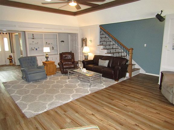 4th image of 12139 Glenway Dr