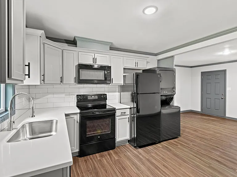 419 Ridley St — Photo 7