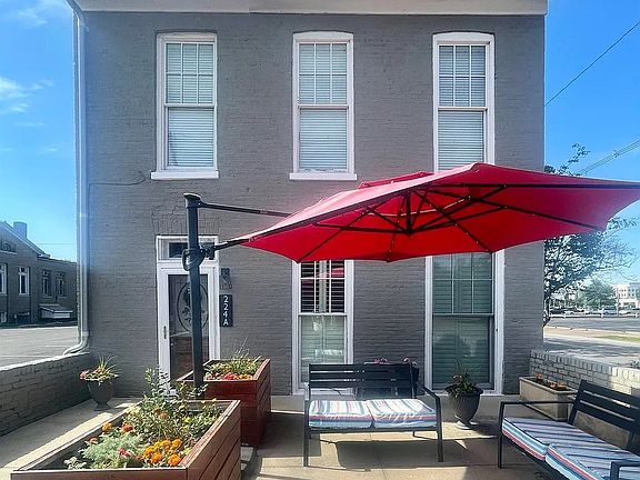 3rd image of 224 Mulberry St Suite A