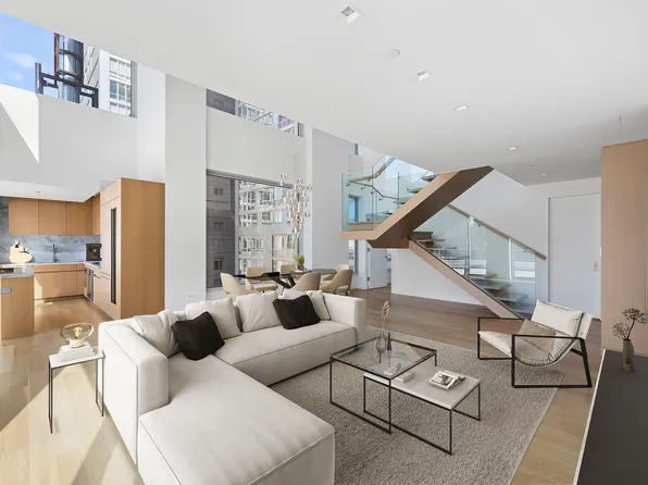 611 West 56th Street MAISONETTE WEST image 3 of 18
