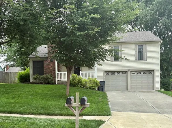 819 E Northview St, Olathe, KS 66061