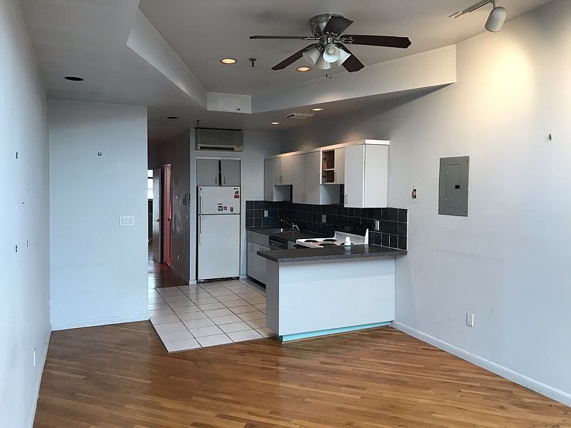 2nd image of 229 Willow Ave APT 4R