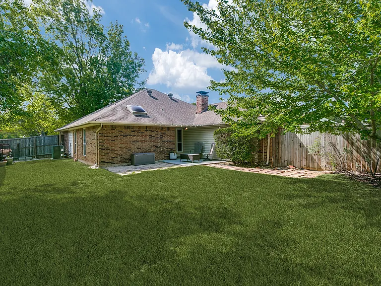 307 Aspenway Dr — Photo 10