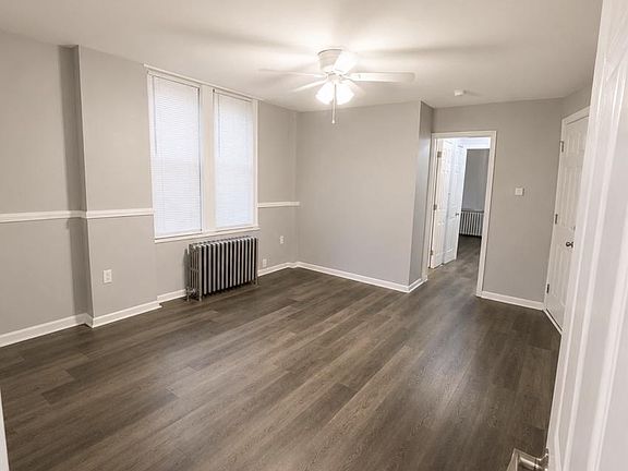 5th image of 1576 W King St