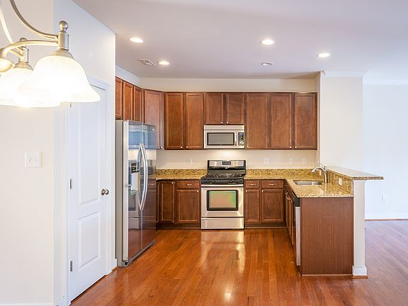 4th image of 405 Lewis Burwell Pl
