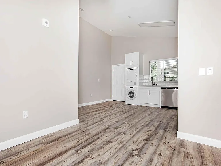 4401 Central Ave — Photo 49