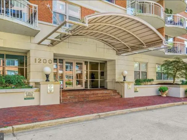 1200 Braddock Pl APT 309, Alexandria, VA 22314