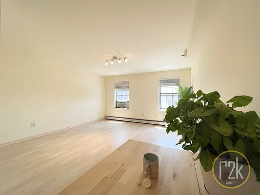 Rented by Realty 2000 Corp | media 10