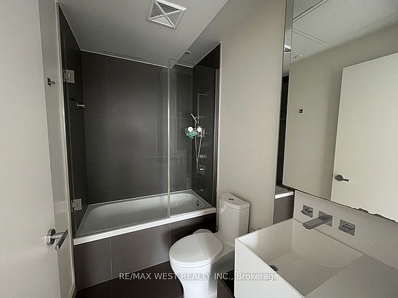 5th image of 1 Bloor St E #524