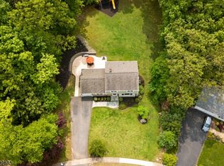 85 Fawnridge Dr, Long Valley, NJ 07853