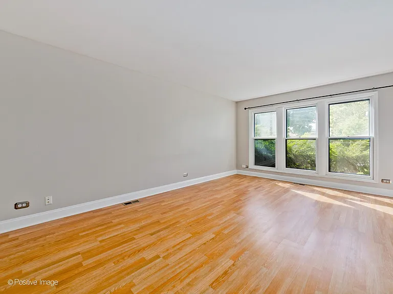 601 Willington Dr — Photo 6