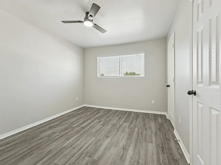 6009 Short St — Photo 13