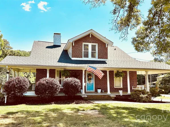 1105 S Point Rd, Belmont, NC 28012