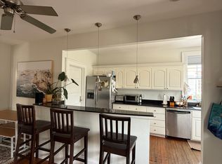 137 President St #B, Charleston, SC 29403