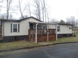 410 Compass Cir SE, New Philadelphia, OH 44663