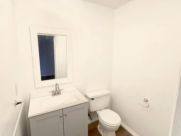 50 Height St — Photo 8